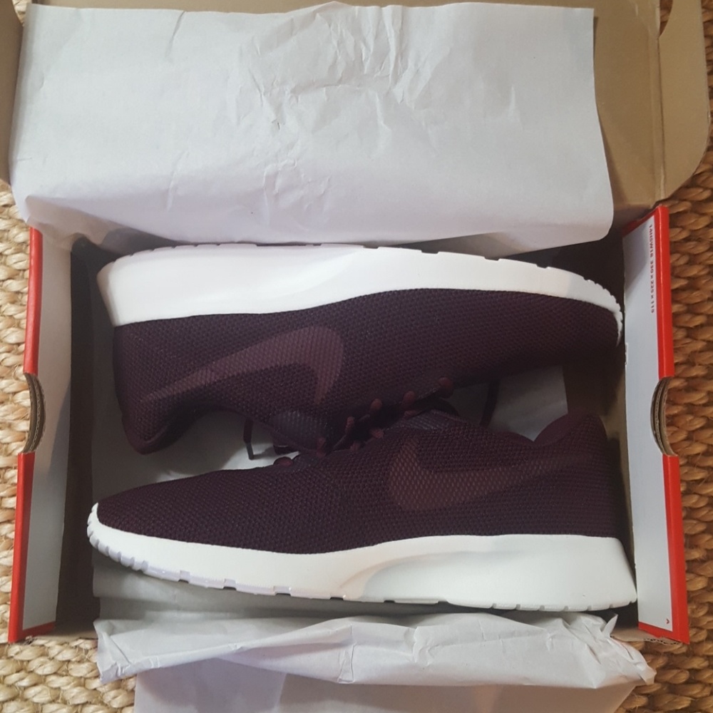 Nike Running Shoes - Picture 5 of 6